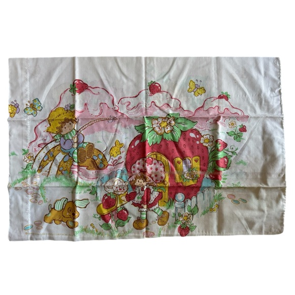 Vintage Strawberry Shortcake Bedroom Set Lamp Curtains Bed Spread Twin Sheets - Picture 14 of 16